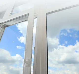 Доборный профиль для ПВХ окон - фото