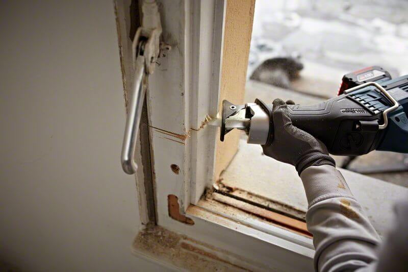 Демонтаж пластиковых окон REHAU фото