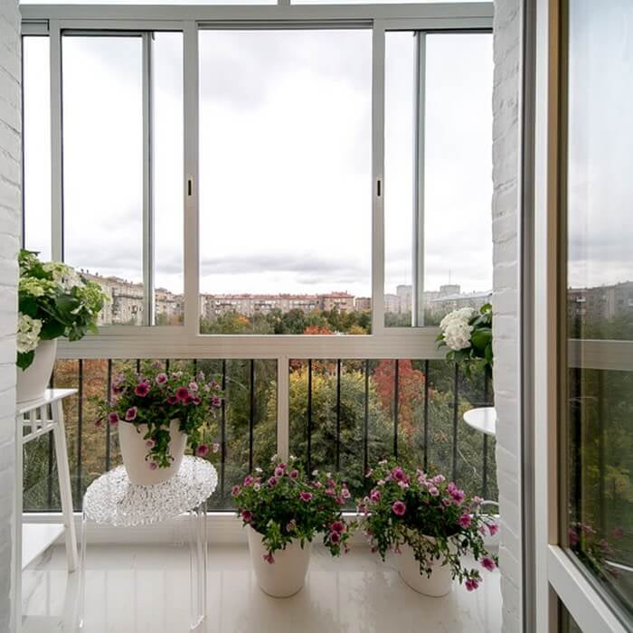 Остекленение балконов REHAU фото